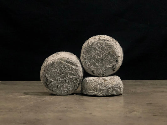 Fromage de chèvre fermier Rond d'Aubigné  "CENDRÉE"